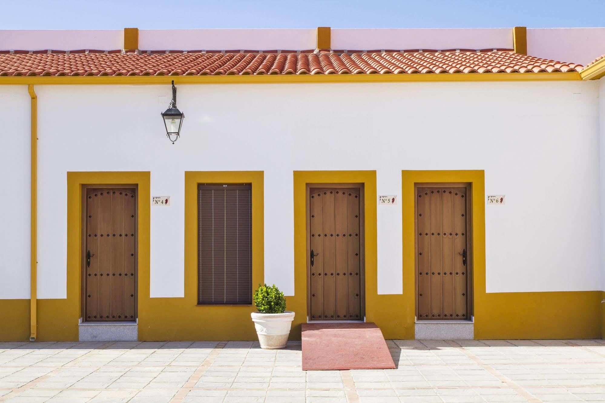 Hotel Bodega El Moral Ribera del Fresno Exterior foto